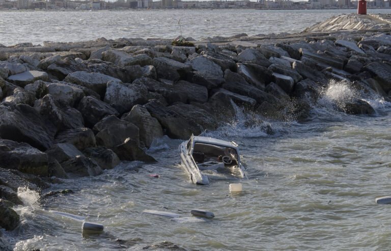 Boat accident by cliff