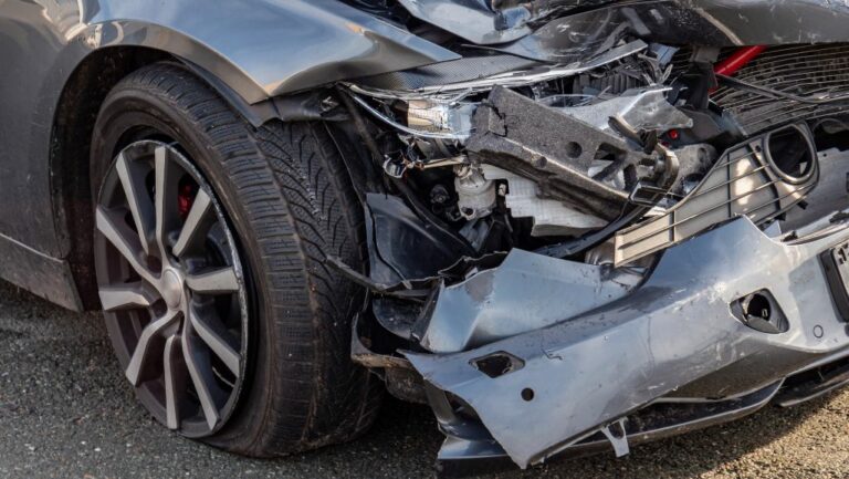 accident due to tire blowout requiring Houston car accident lawyer